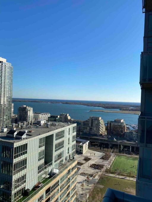 Best Location With Lake & City Views Plus Parking Toronto Eksteriør bilde